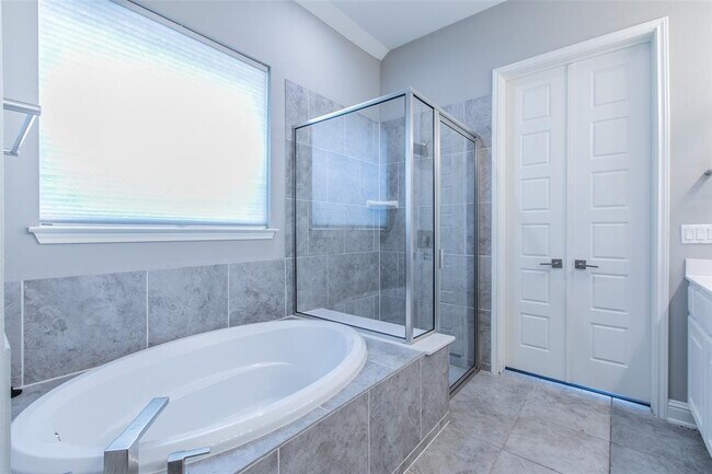 Building Photo - 5121 Cornflower Dr