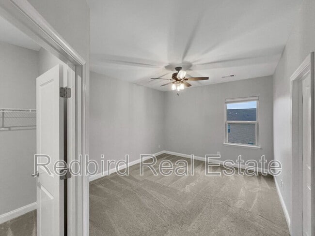 Building Photo - 1005 Lonergan Cir