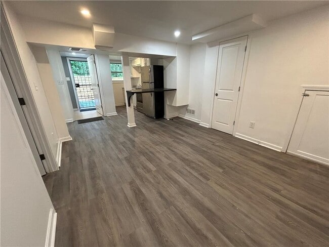 Building Photo - 1665 Avon Ave SW