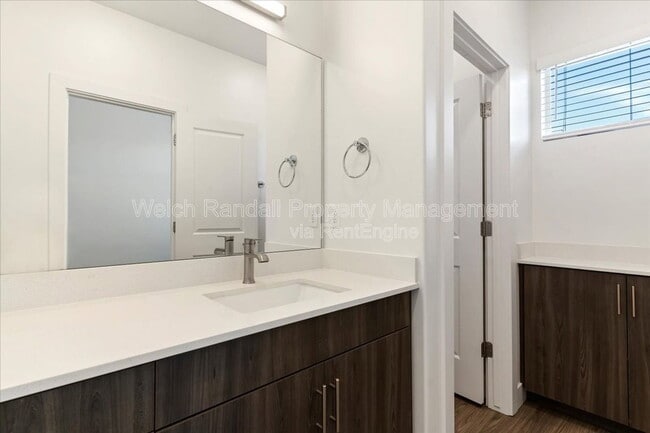 Building Photo - 2342 Leigh Ln