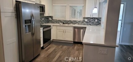 Building Photo - 2237 Via Puerta