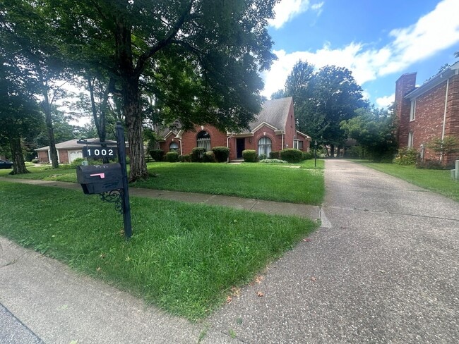 Building Photo - 1002 Juniper Springs Dr