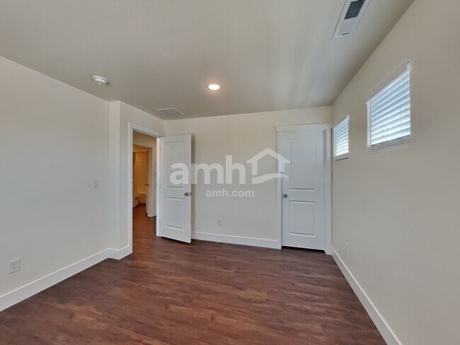 Building Photo - 1405 Alderleaf Ave