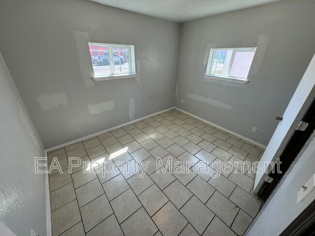 Building Photo - 117 40th St NW