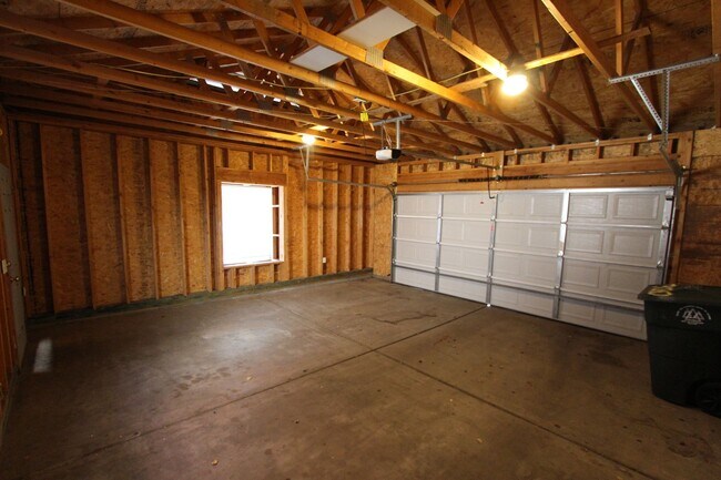 Building Photo - 3250 S Litzler Dr