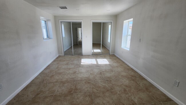 Building Photo - 211 Edgewood Blvd