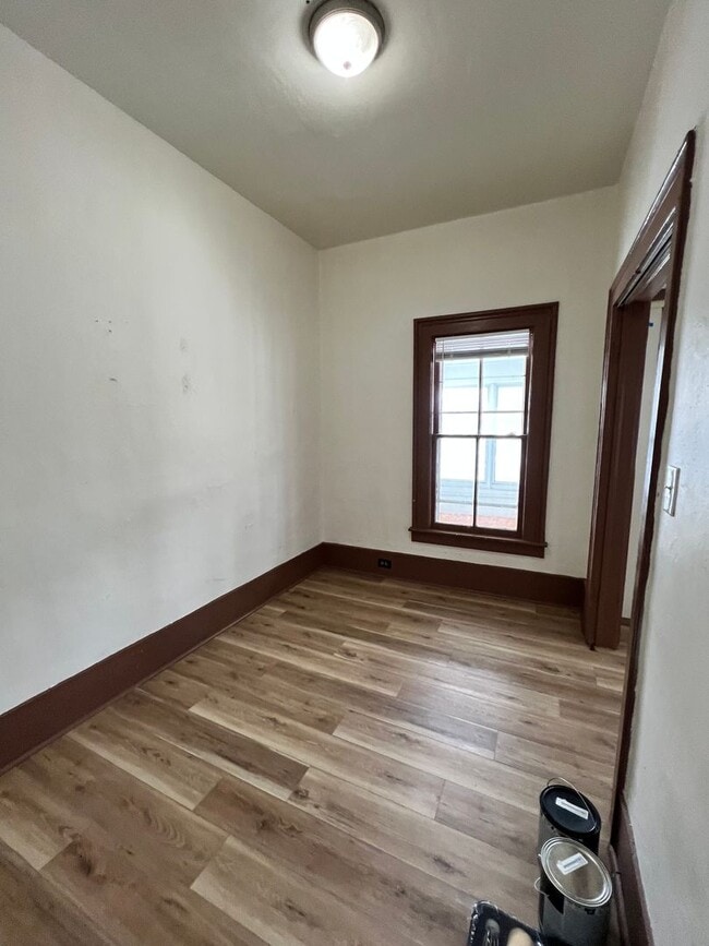 Building Photo - Spacious 2-Bedroom, 1-Bath Single Family House