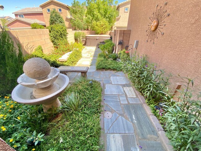 Building Photo - Ultra-Efficient 3 Bed / 2.5 Bath Inspirada Home with Fully Paid-Off Solar Panels!