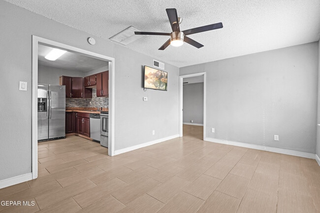 Building Photo - 3225 Fort Blvd