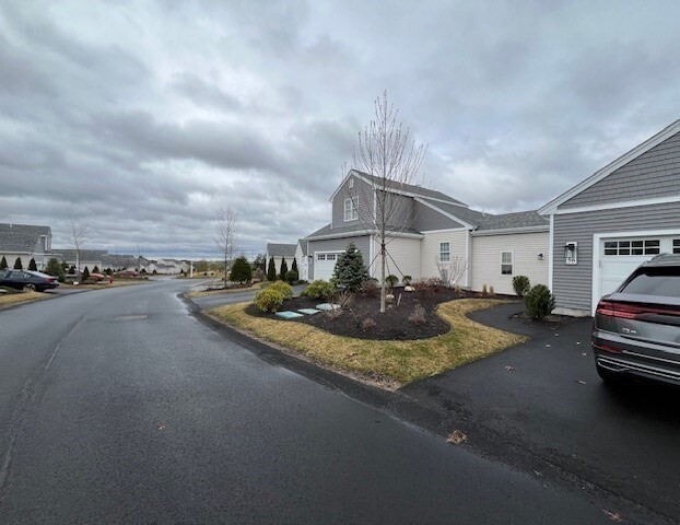 Building Photo - 56 Tinker's Blf