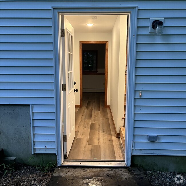 Building Photo - 162 Cedar Swamp Rd