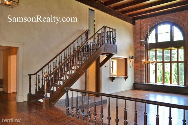 Building Photo - 2 br, 2.5 bath Townhome - 33 Power St