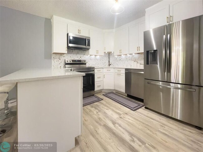 Building Photo - 340 Knotty Pine Cir