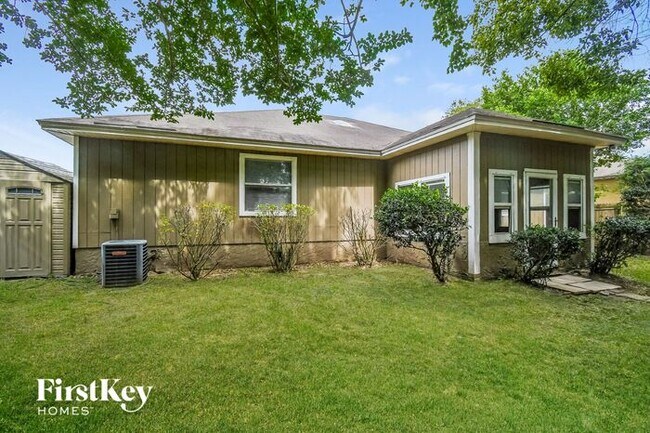 Building Photo - 3500 Wentworth Cir W