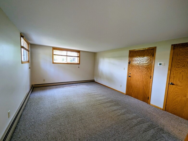 Building Photo - 807 W 3rd St