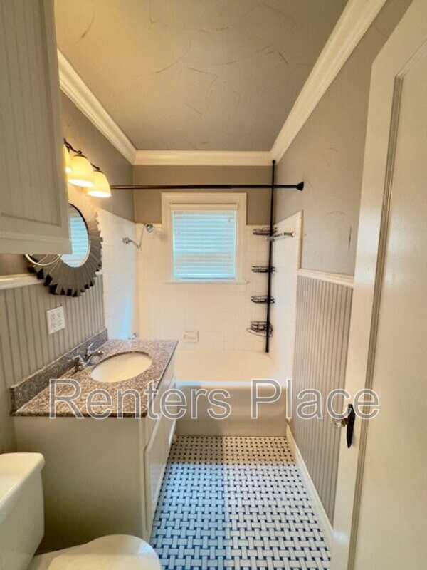 Building Photo - 4131 S Madison Pl