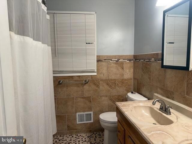 Building Photo - 710 Halstead Rd