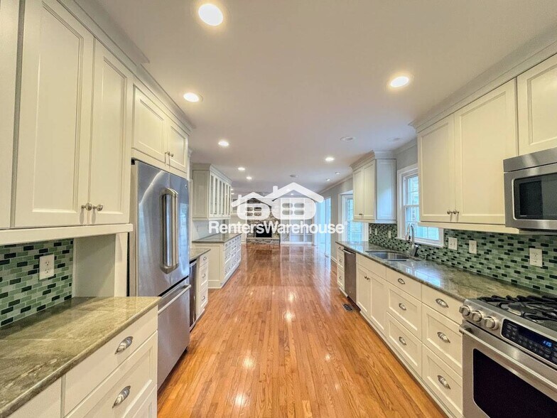 Building Photo - 509 Southfield Dr