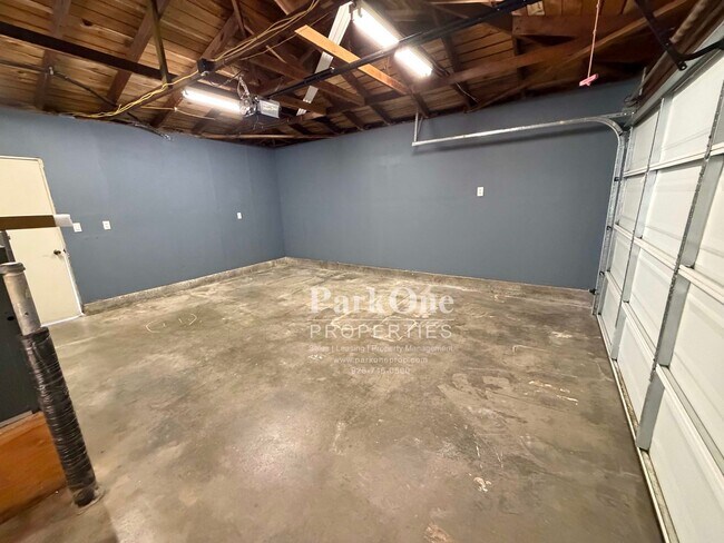 Building Photo - 5098 Black Oak Rd