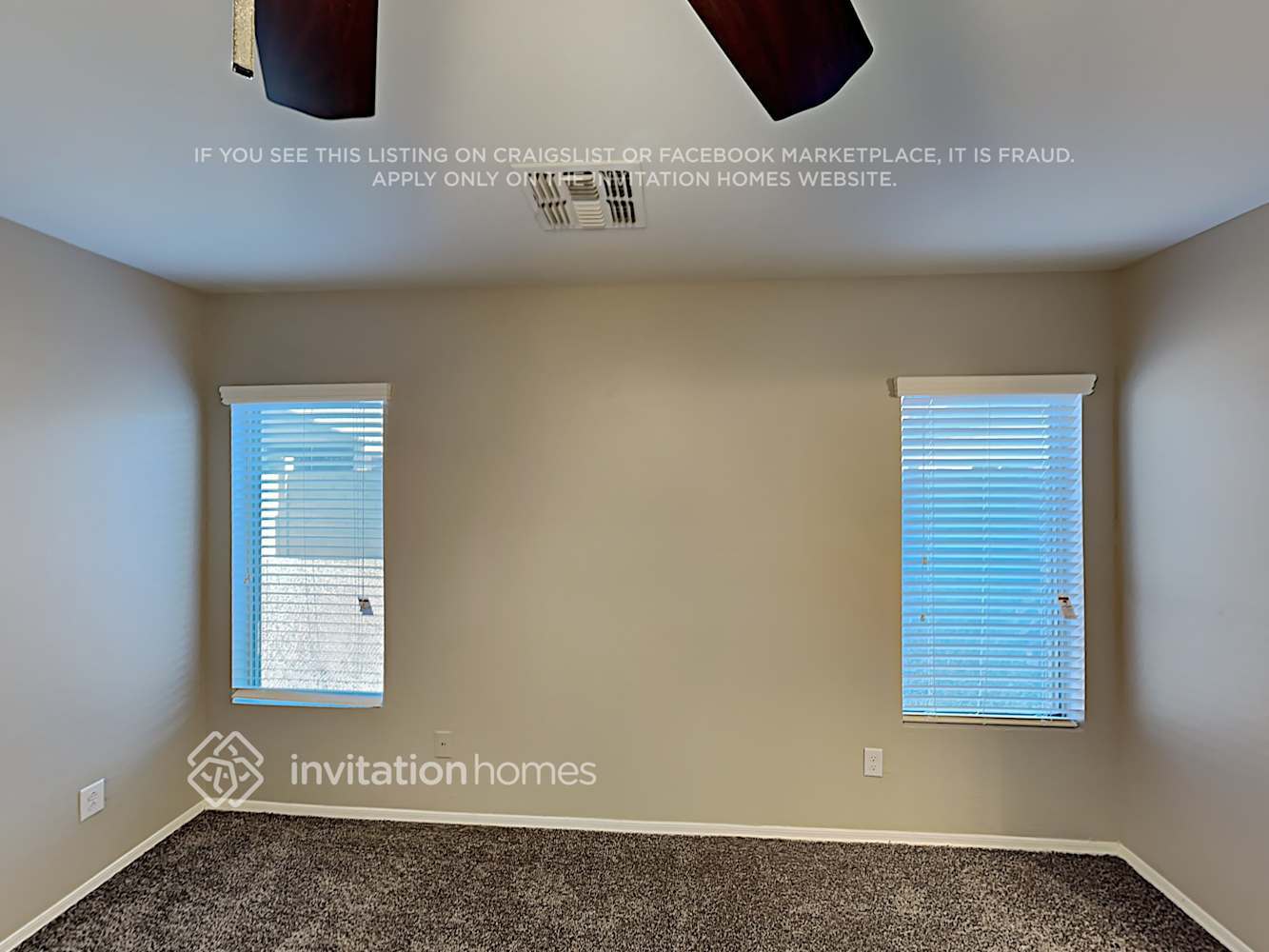 Building Photo - 1283 E Christopher St