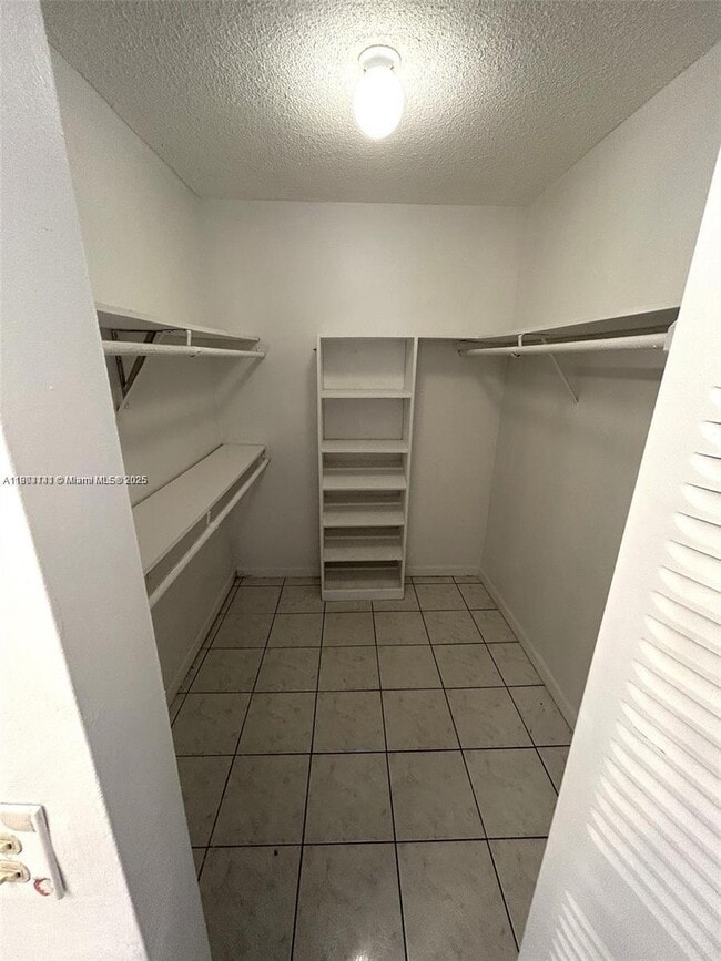 Building Photo - 1225 NE 124th St