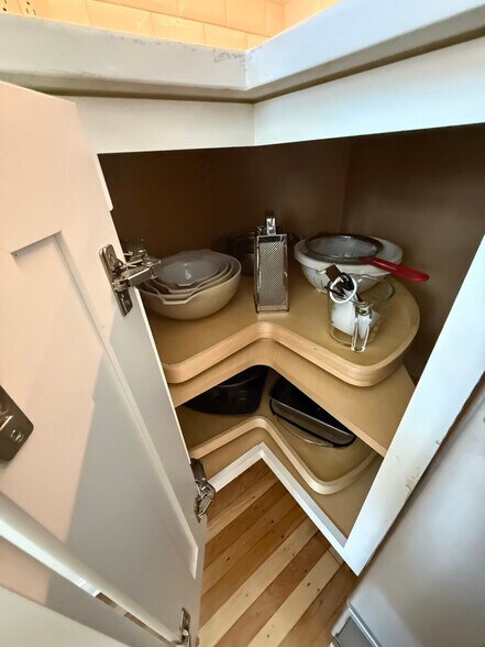 Building Photo - 1804 Storrs Ave