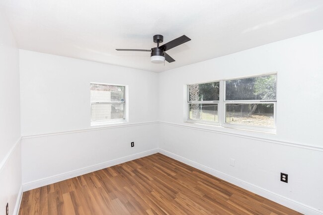 Building Photo - 5508 Meridian Way