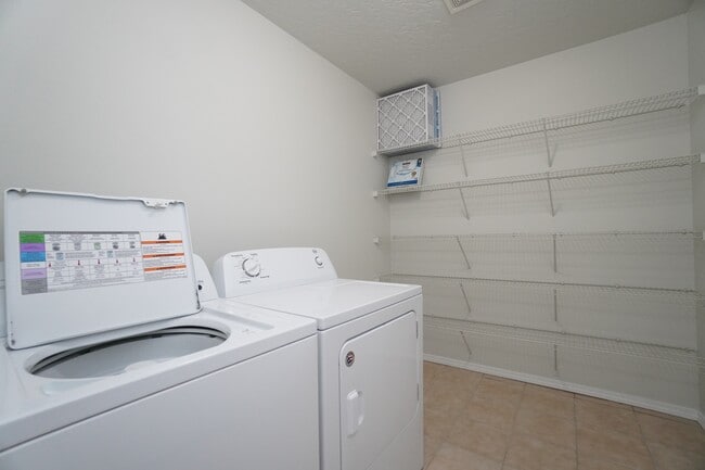 Building Photo - 16274 Silver Creek Ave