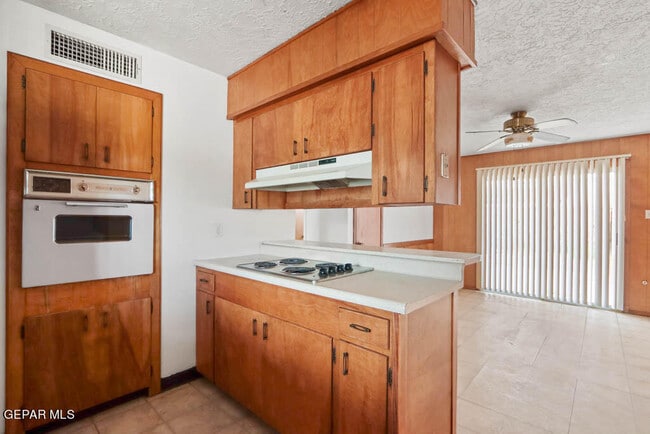 Building Photo - 3313 Cork Dr