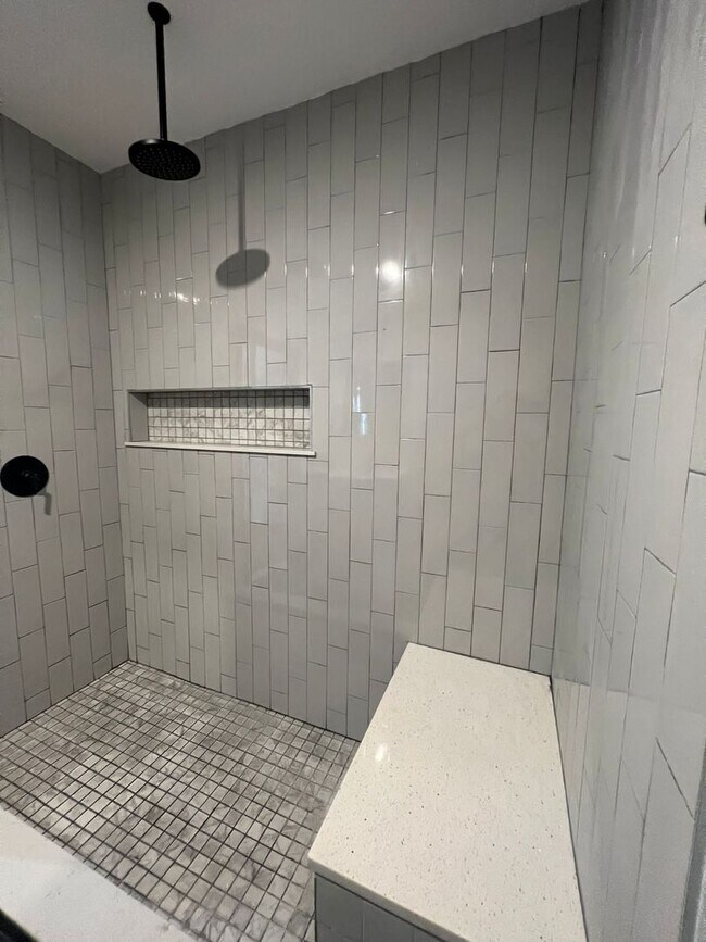 Building Photo - 306 Exchange