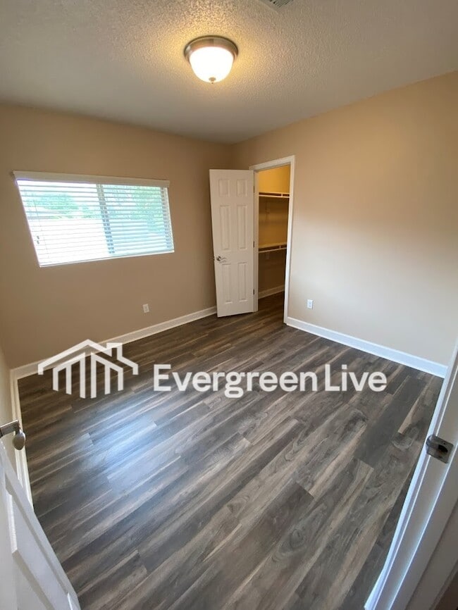 Building Photo - 56 Assana Ct