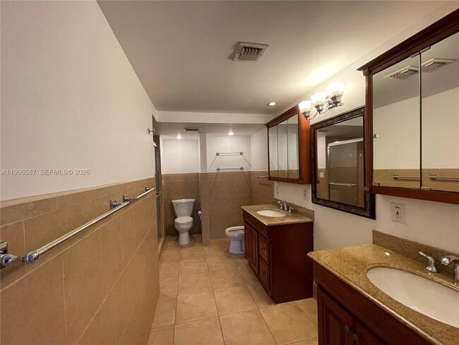 Building Photo - 4009 N Cypress Dr