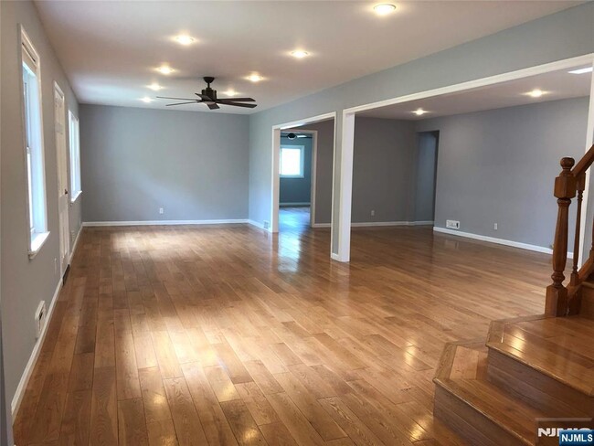Building Photo - 610 Roosevelt Blvd