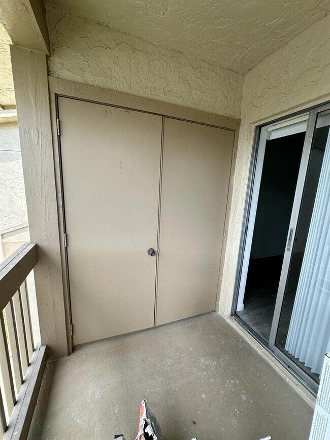 Building Photo - 1846 Abbey Rd