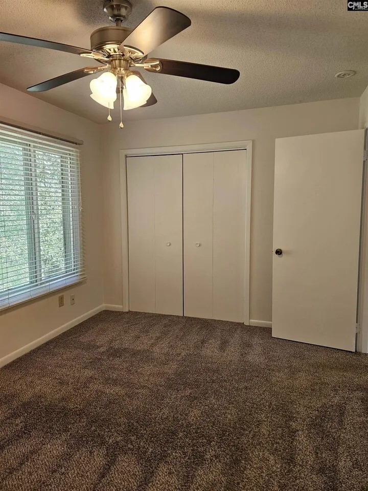 Building Photo - 601 Picadilly Sq