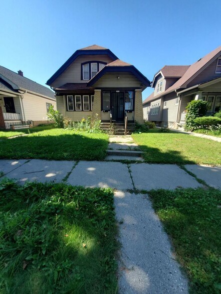 Building Photo - 3843 N 6th St