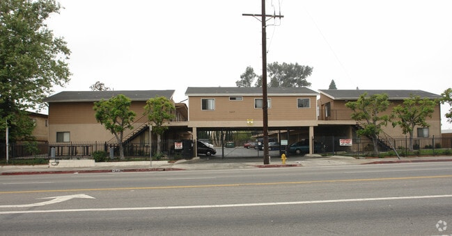 Building Photo - Woodman Apartments