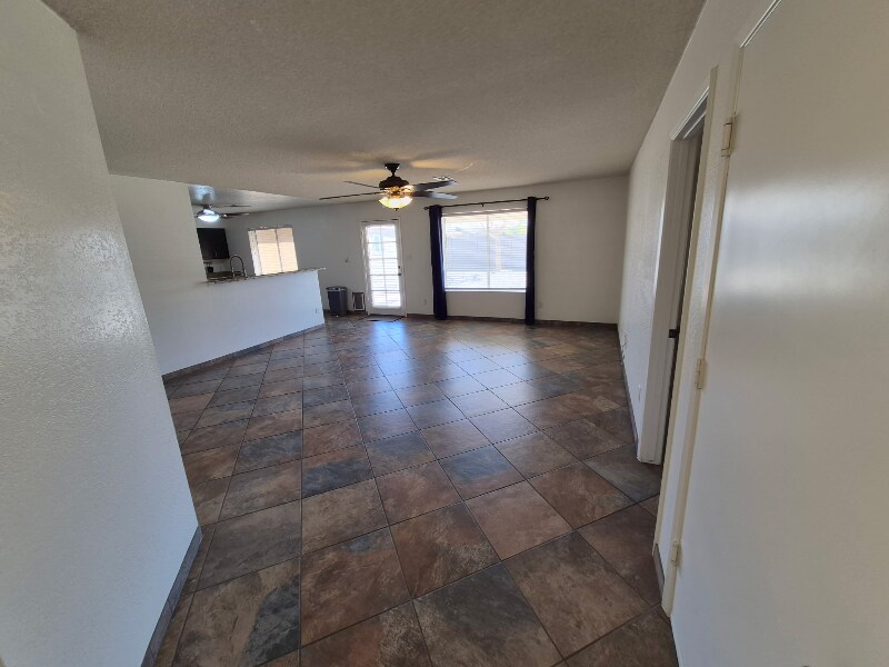 Building Photo - 6105 E 43rd Pl