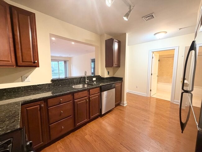 Building Photo - 11 Cheriton Rd