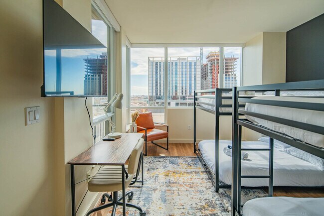 Building Photo - 18 W Monroe St