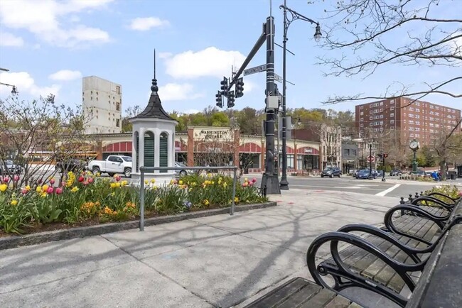 Building Photo - 341 Tappan St