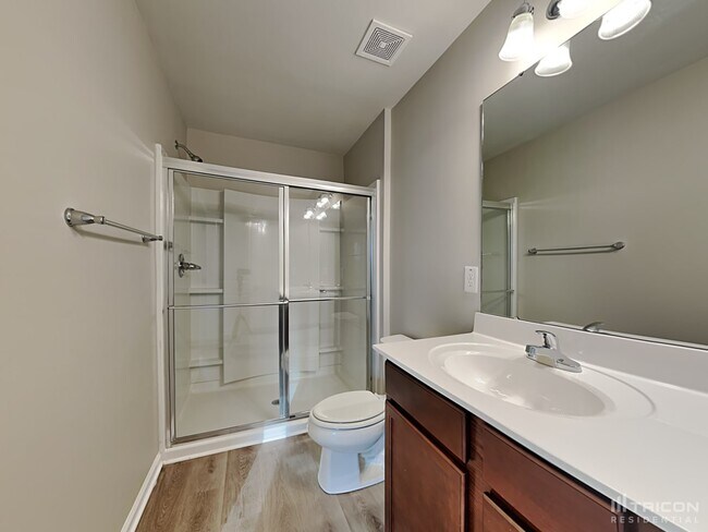 Building Photo - 656 McCormick Ln