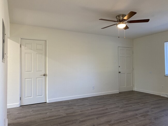 Building Photo - 3984 Brittany Cir