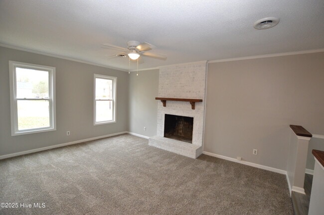 Building Photo - 307 Stillwood Dr