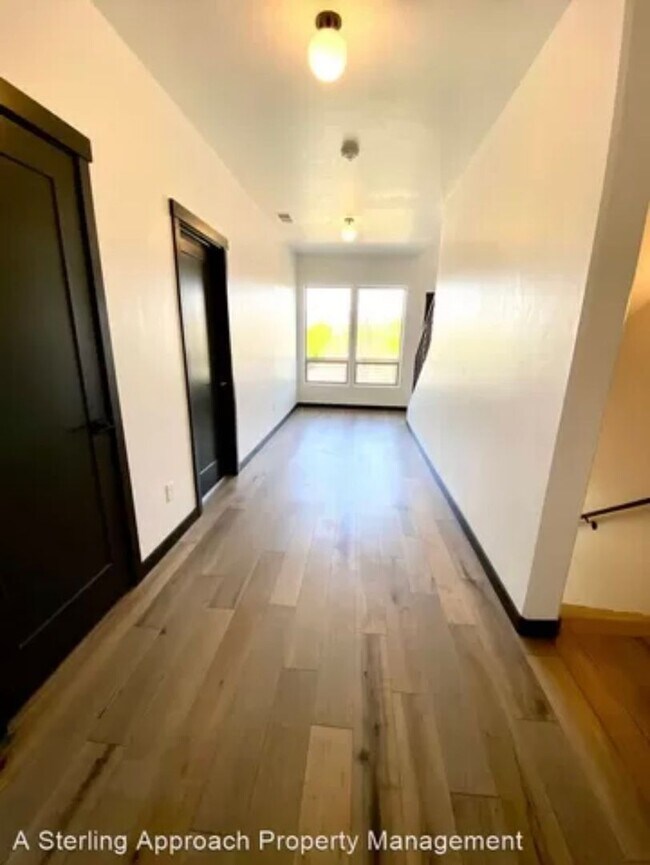 Building Photo - Close to Micron! Luxury Town Home With Two...
