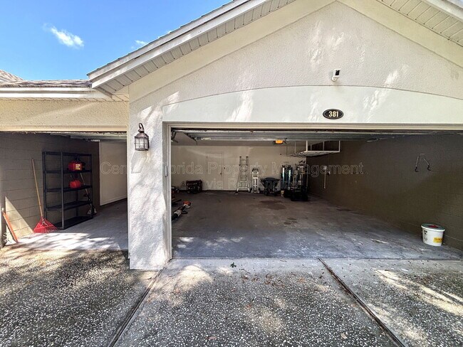 Building Photo - 381 E Sandpiper St