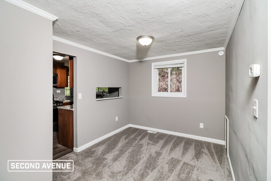 Building Photo - 127 Stowe Dr