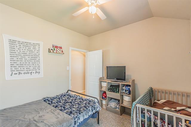 Building Photo - 405 Calder Ln