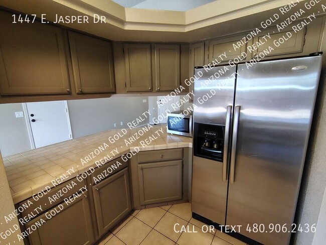 Building Photo - 1447 E Jasper Dr