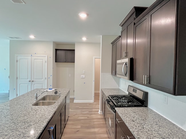 Building Photo - 1635 Villageside Ct